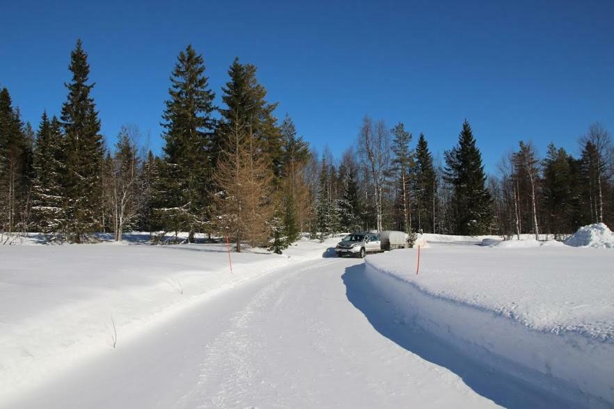 Loma-Laattaja Villa Hyrynsalmi Kültér fotó